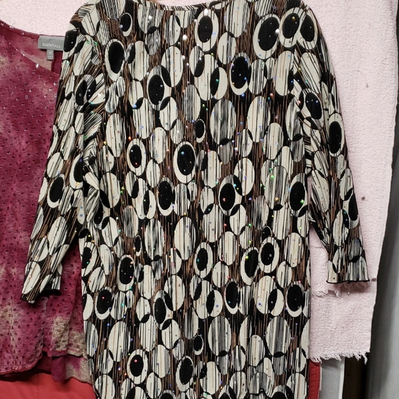 Essentials tunic bundle. - Picture 5 of 7